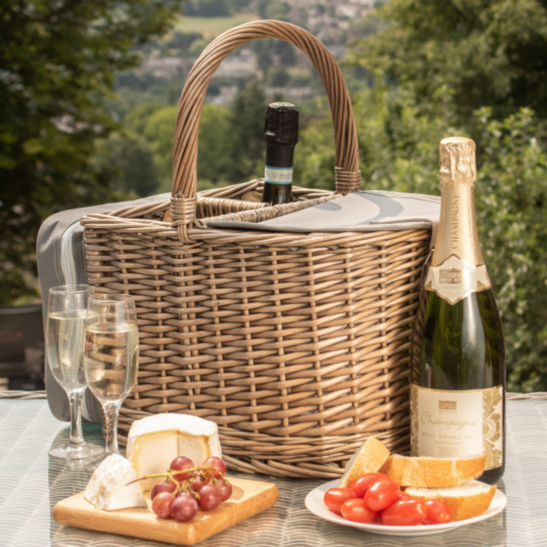 Vintage 2 Bottle Picnic Basket with Chilled Compartment